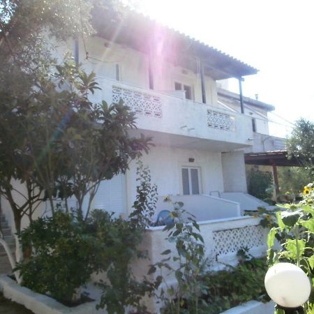 Billy'S Amoudi Apartments Exterior foto