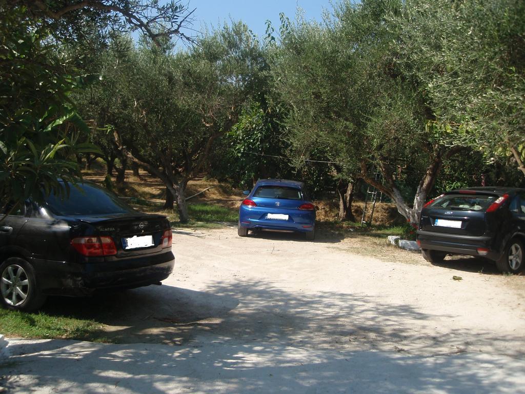 Billy'S Amoudi Apartments Cameră foto